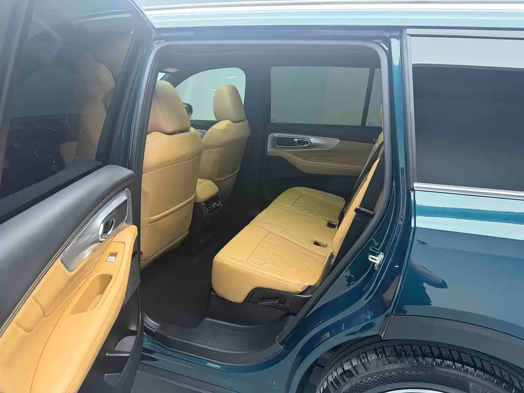 GAC Motor Trumpchi GS8 2024 — фото 17