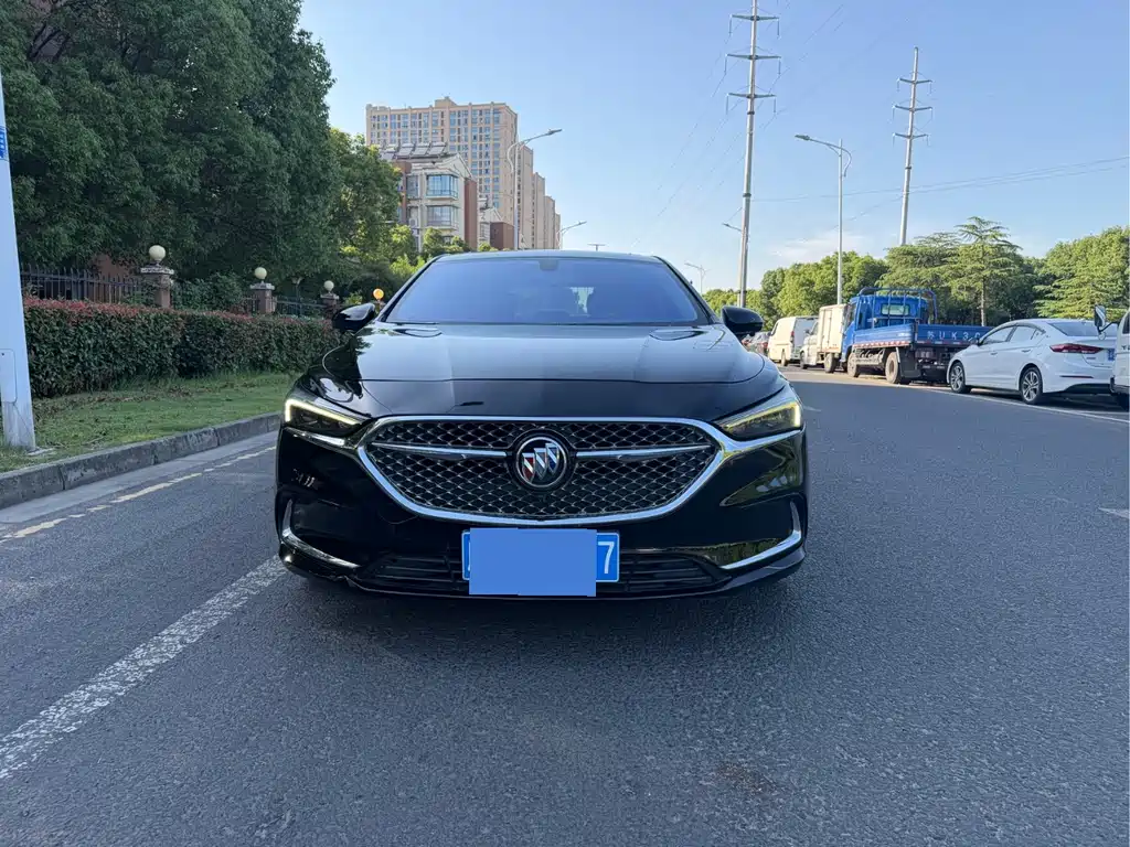 Buick LaCrosse 2022 — фото 1