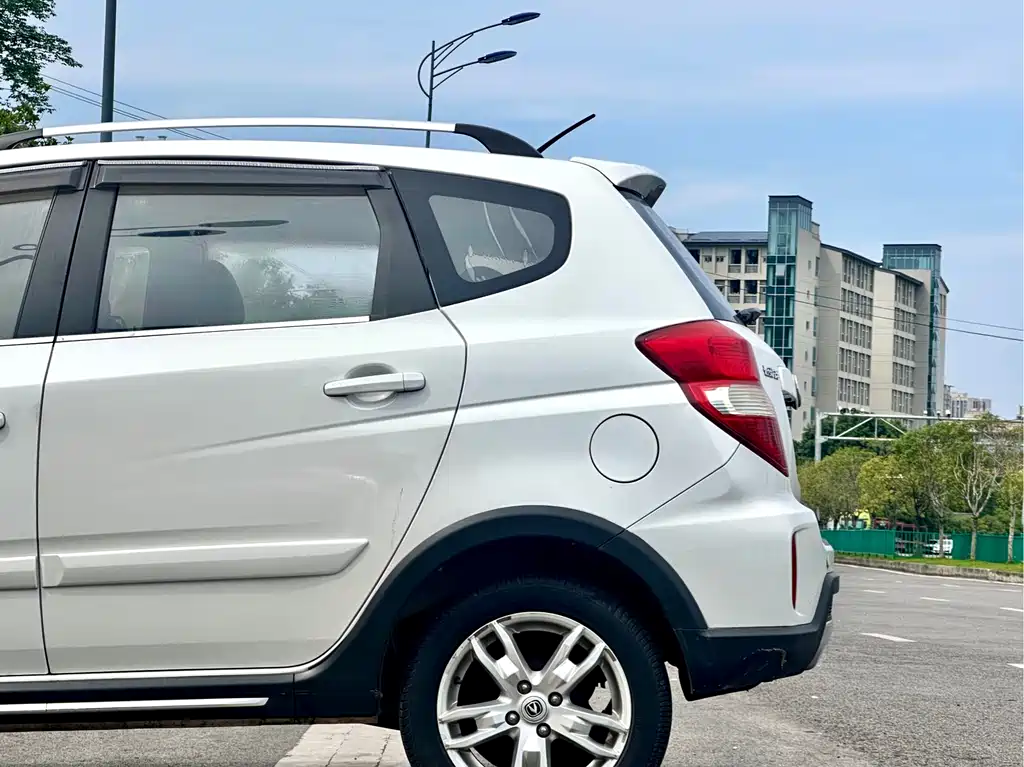 Changan CX20 2015 — фото 9