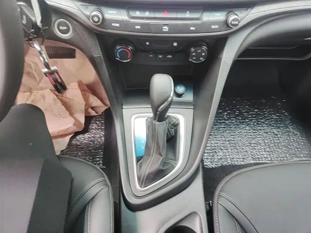 Buick Excelle 2018 — фото 14