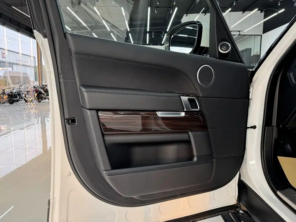 Land Rover Range Rover 2018 — фото 14