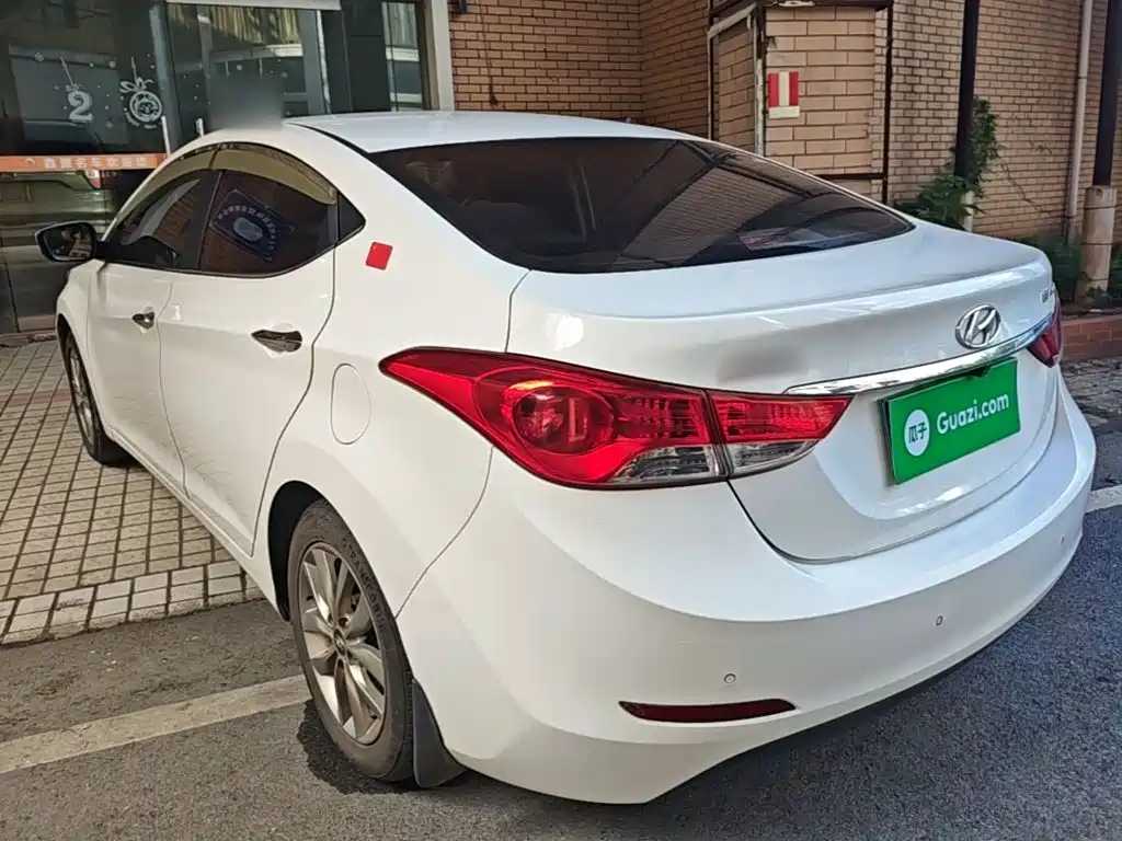 Hyundai Elantra 2015