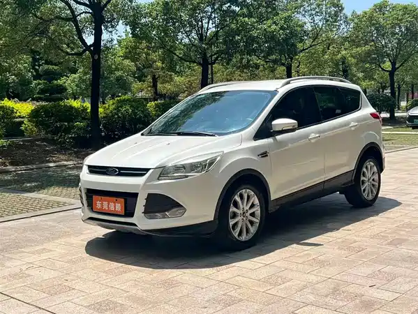 Ford Kuga 2015