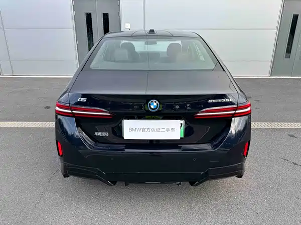 BMW i5 2025