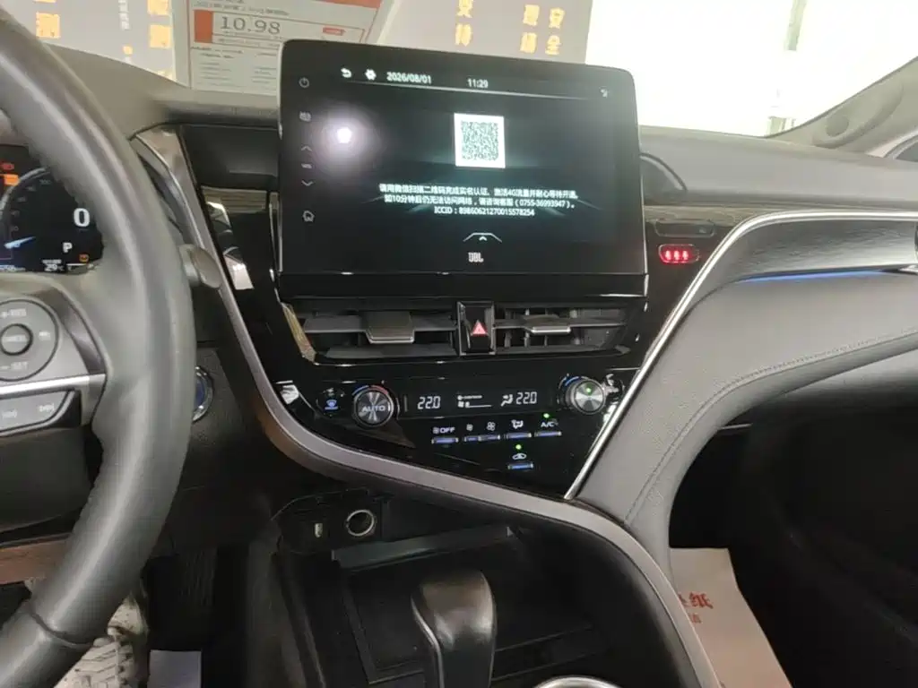 Toyota Camry 2021 — фото 20