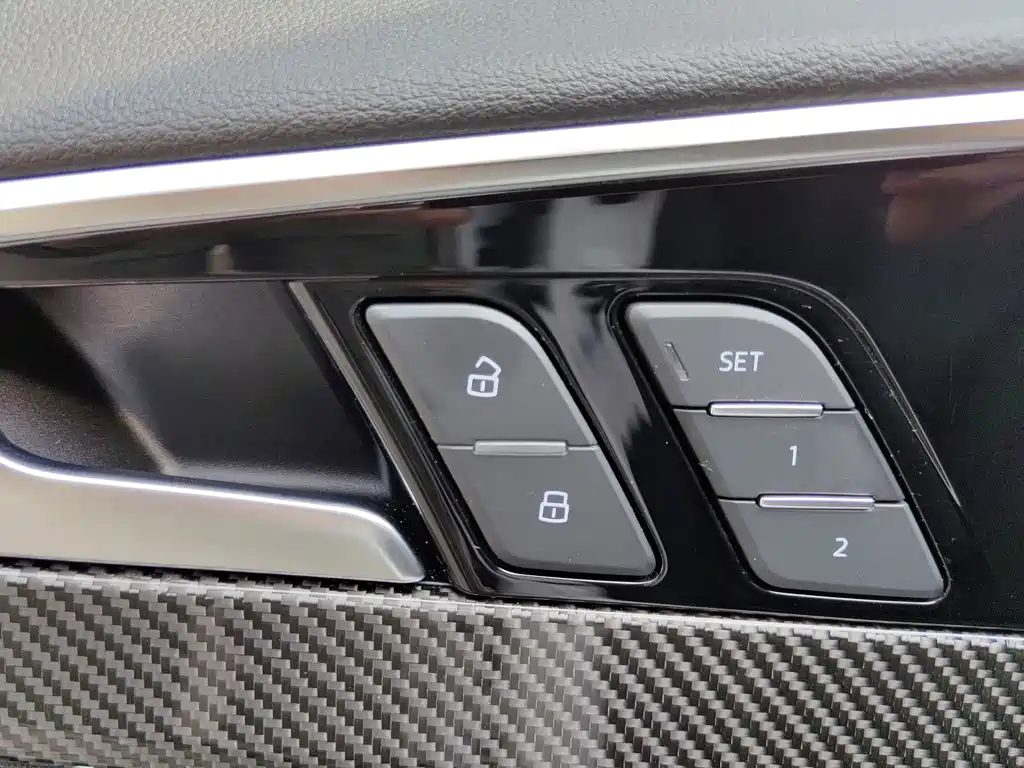Audi A4L 2023 — фото 20