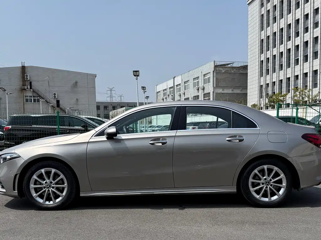 Mercedes-Benz A-Class 2021 — фото 10