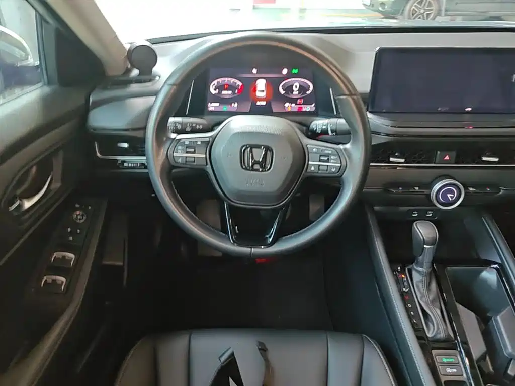 Honda Inspire 2023 — фото 11
