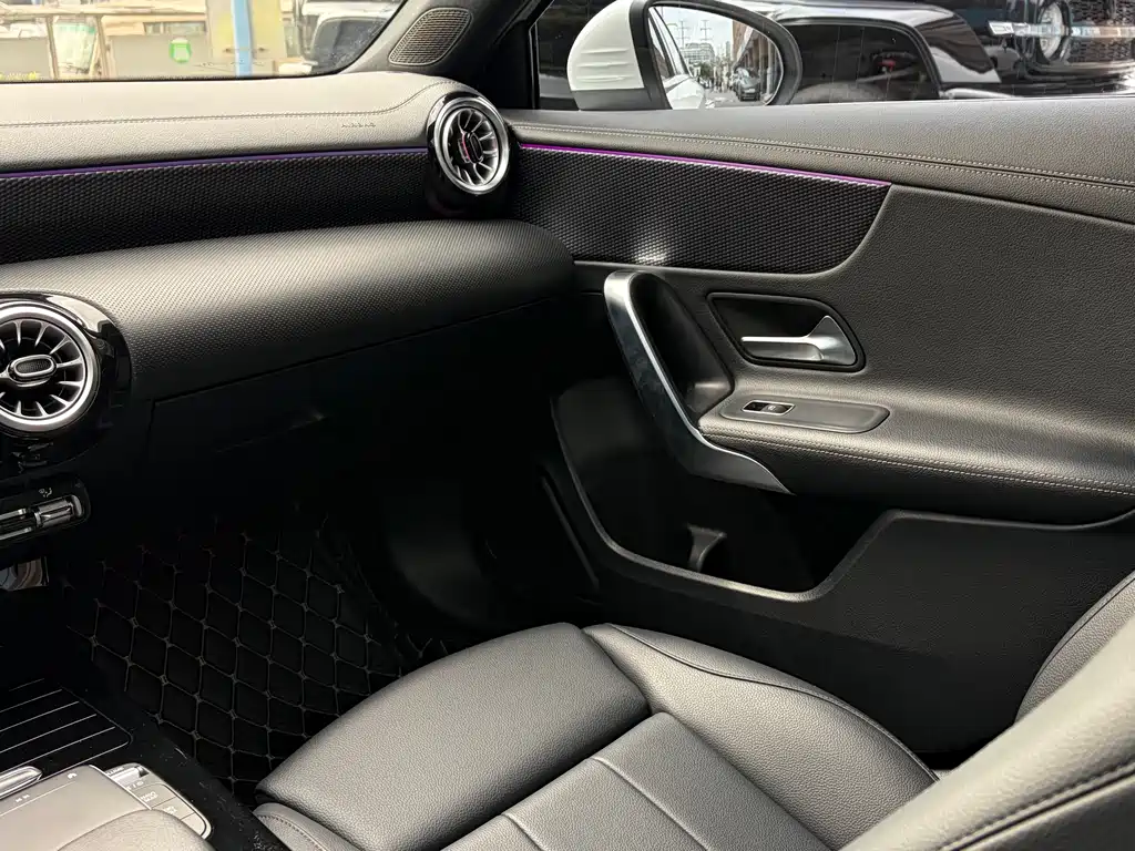 Mercedes-Benz A-Class 2022 — фото 17