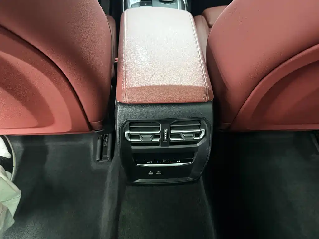 BMW 3 Series 2023 — фото 16
