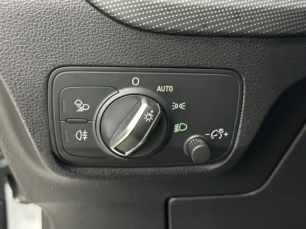 Audi Q2L 2021 — фото 28