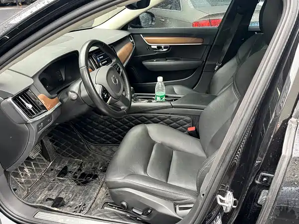 Volvo S90 2019