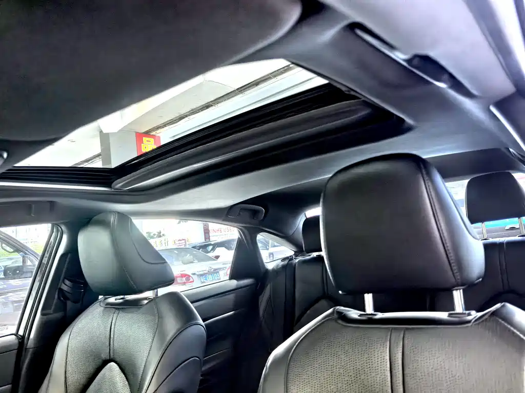 Toyota Avalon 2020 — фото 13