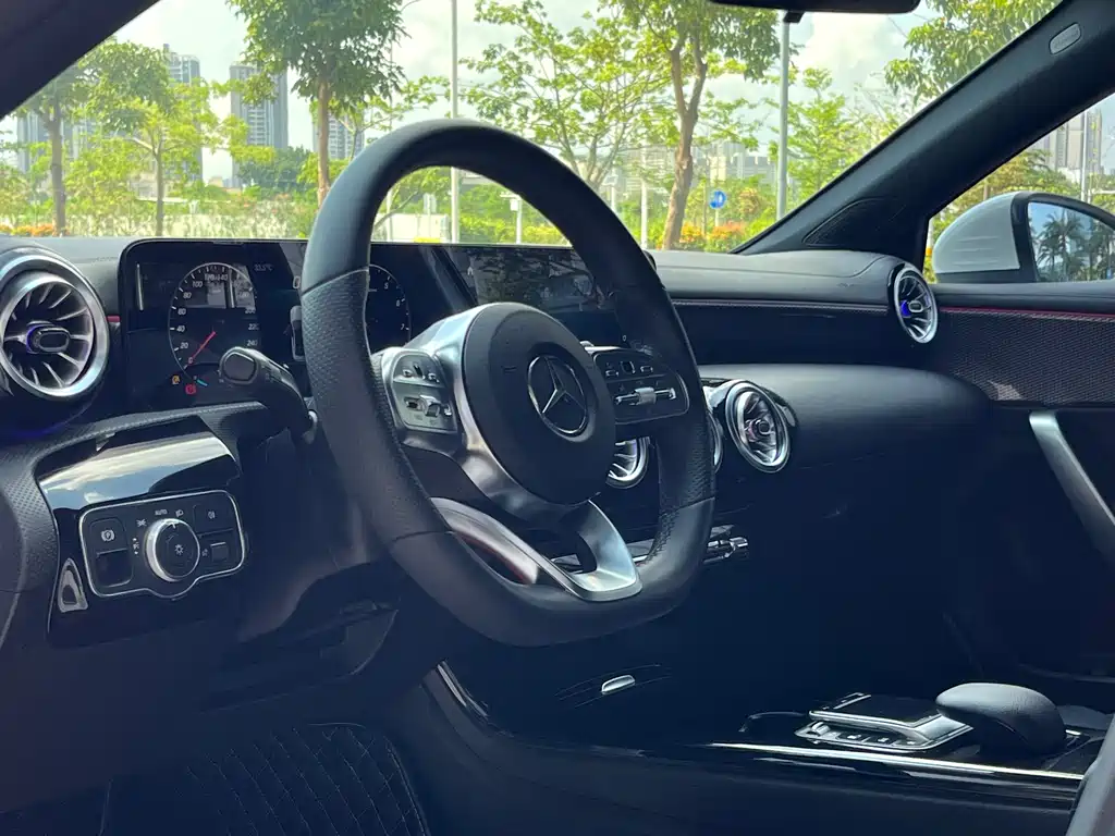 Mercedes-Benz A-Class 2022 — фото 10