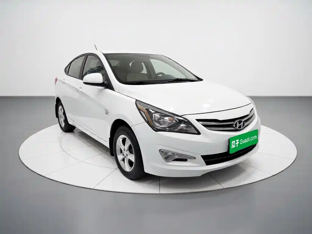 Hyundai Accent 2015 — фото 3