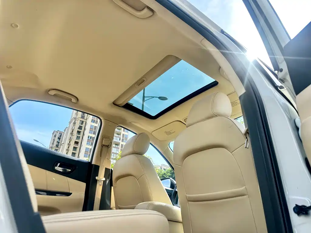 Changan Eado 2015 — фото 23