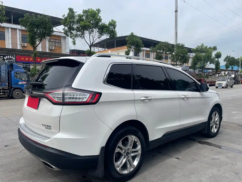 Ford Edge 2017 — фото 8