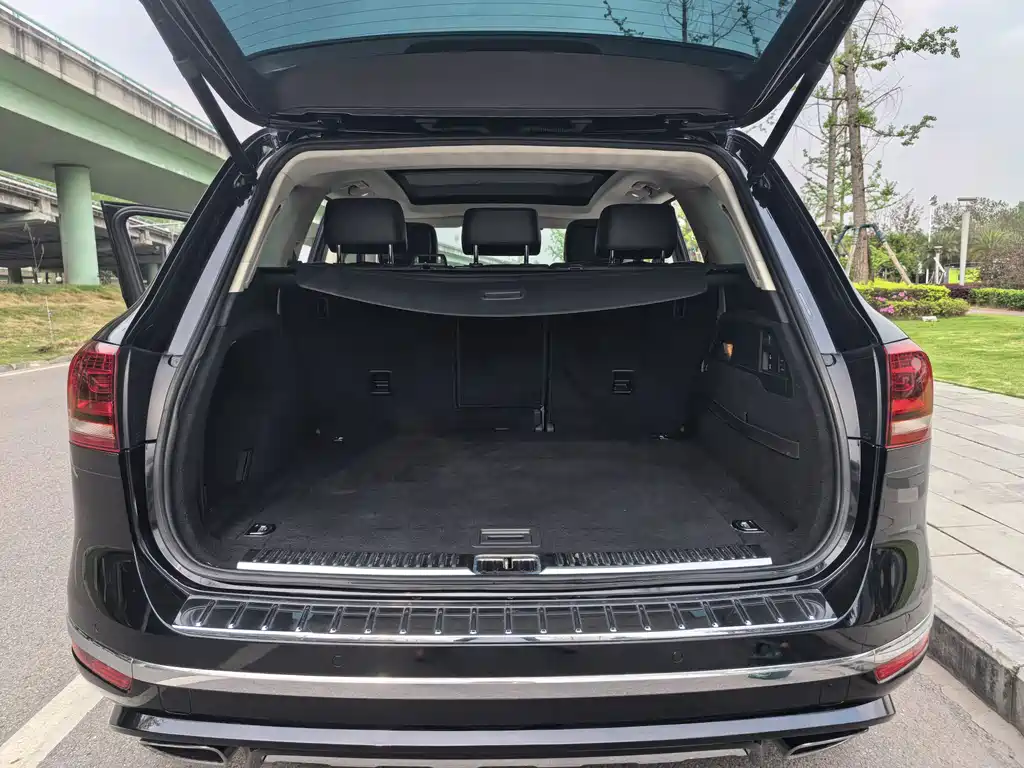 Volkswagen Touareg 2017 — фото 13