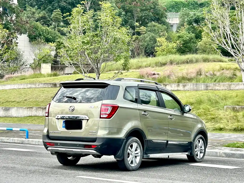 BAIC Huansu S3 2016 — фото 14