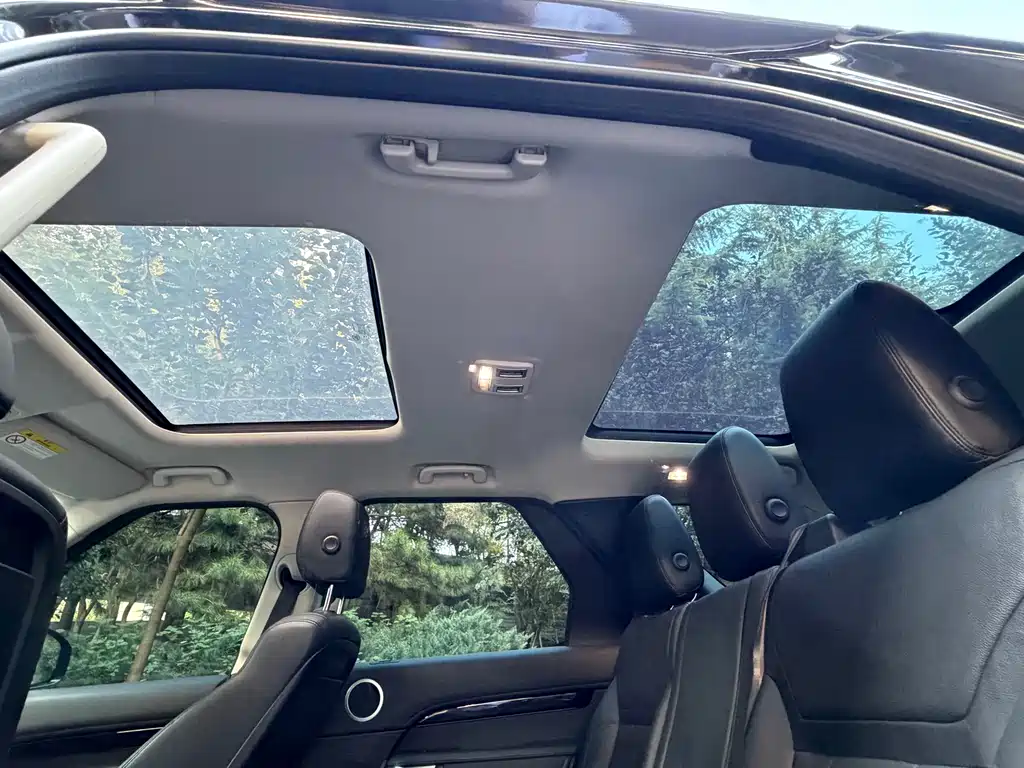 Land Rover Discovery 2019 — фото 12