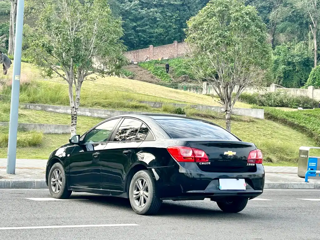 Chevrolet Cruze 2015 — фото 10