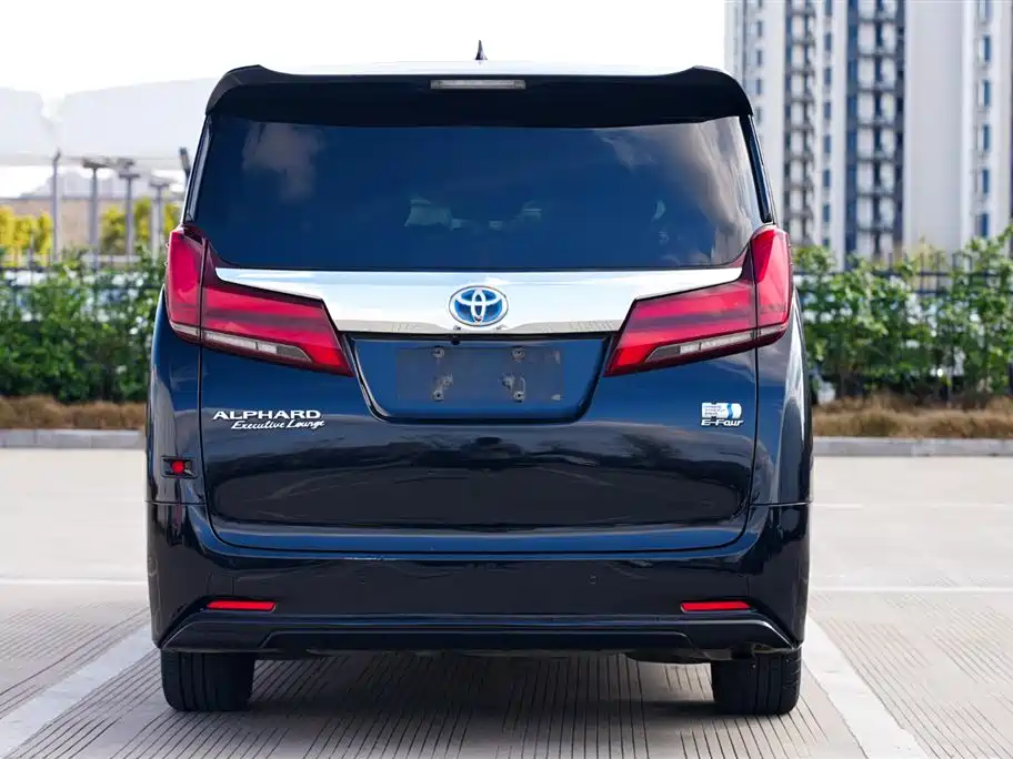 Toyota Alphard 2021 — фото 17