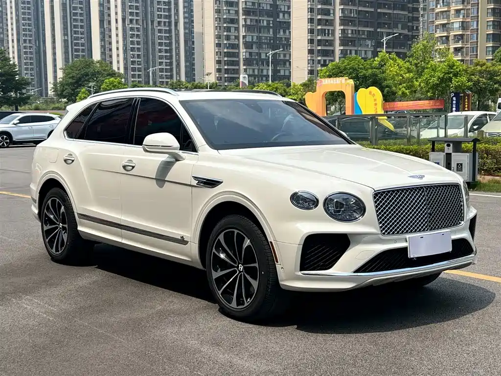 Bentley Bentayga 2022 — фото 3