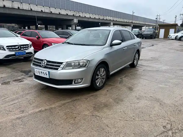 Volkswagen Lavida 2013