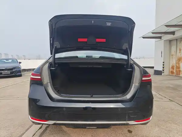 BMW i5 2024