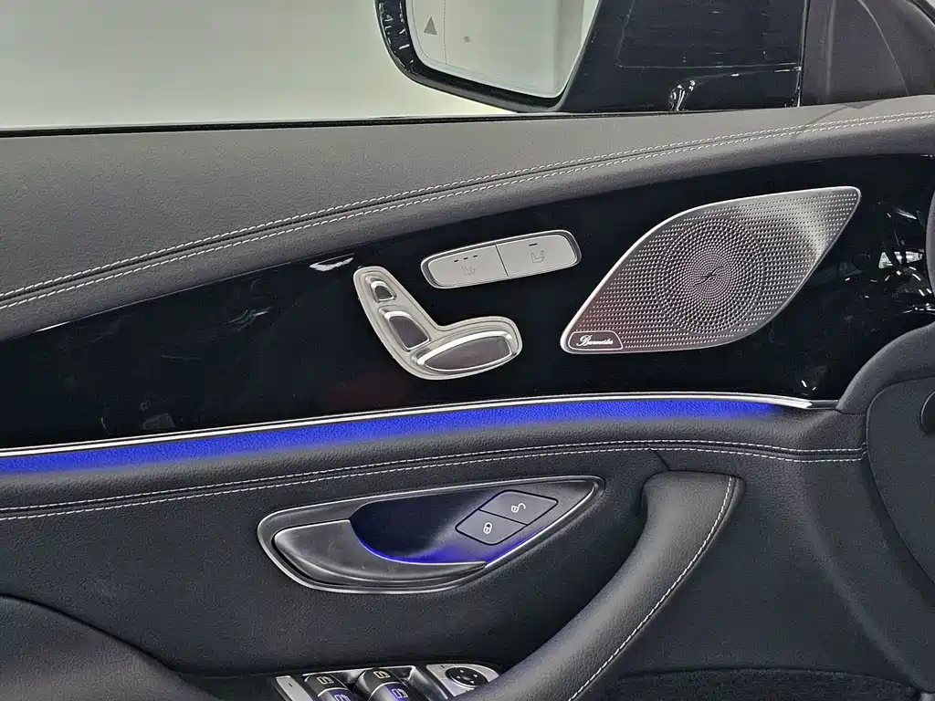 Mercedes-Benz AMG GT 2025 — фото 11