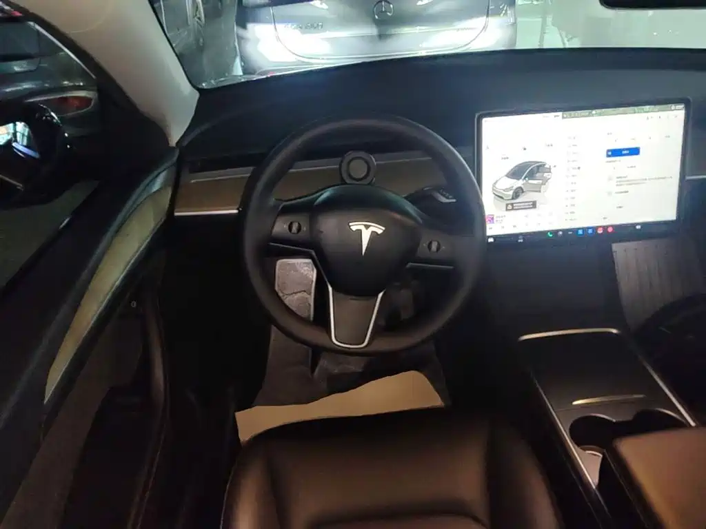 Tesla Model Y 2023 — фото 11
