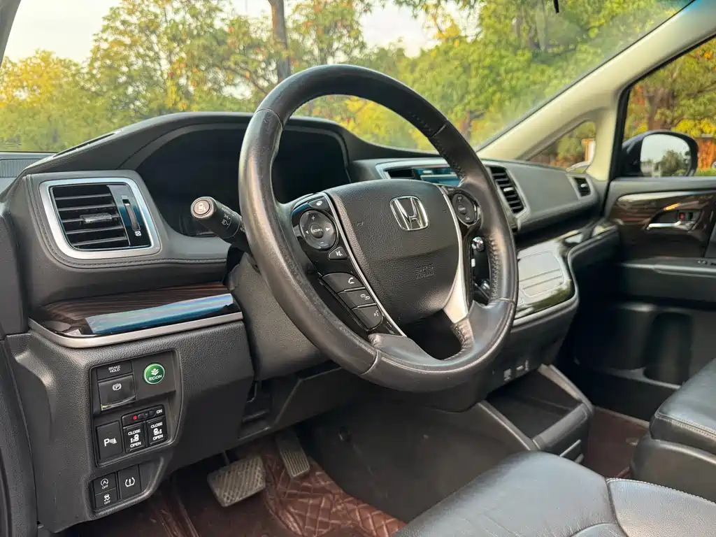 Honda Odyssey 2019 — фото 13