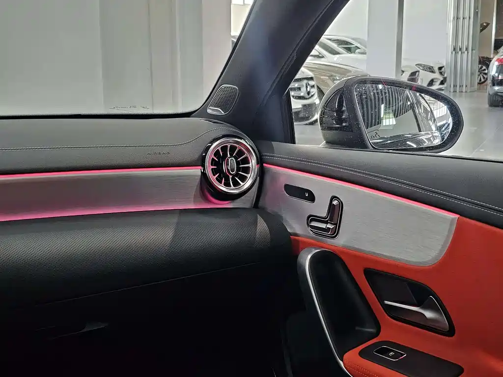 Mercedes-Benz A-Class AMG 2025 — фото 10