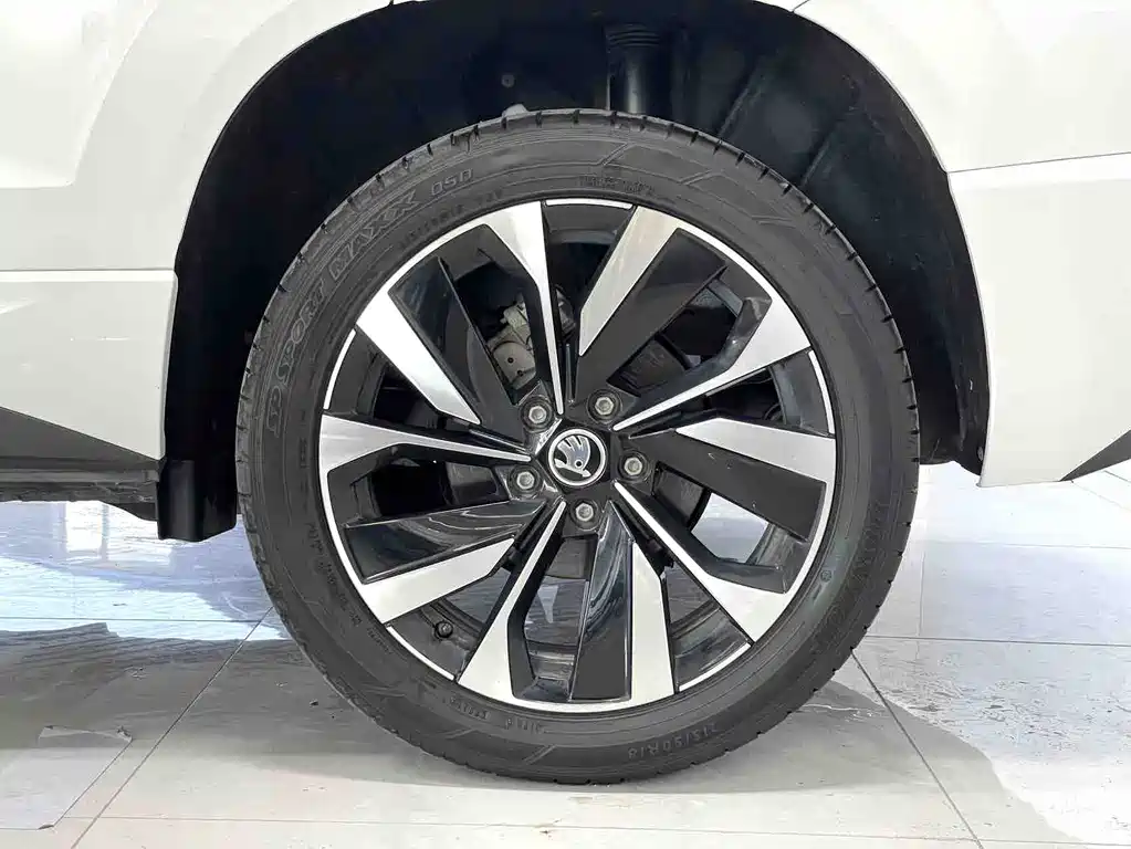 Skoda Karoq 2022 — фото 16