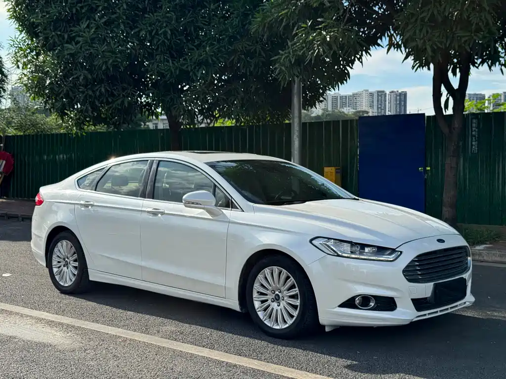 Ford Mondeo 2013 — фото 3