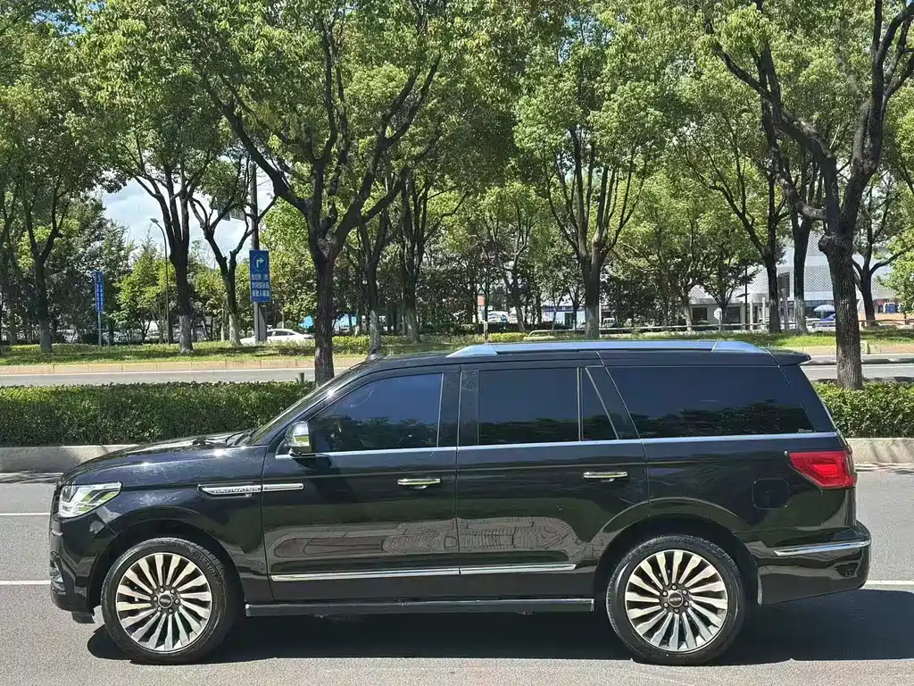 Lincoln Navigator 2019 — фото 5