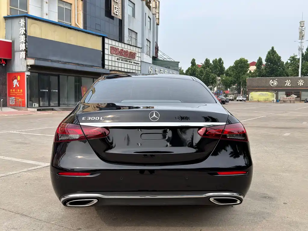 Mercedes-Benz E-Class 2022