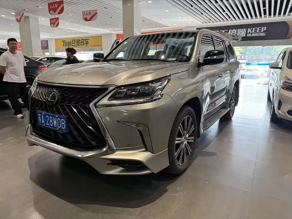 Lexus LX 2019 — фото 1