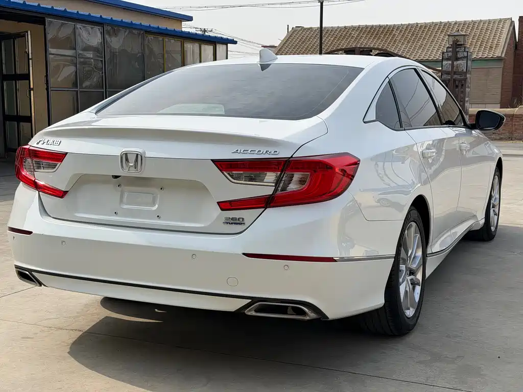 Honda Accord 2018 — фото 8