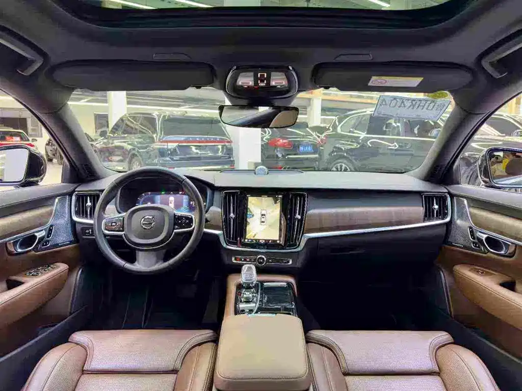 Volvo S90 PHEV 2021