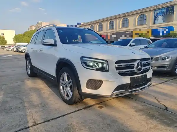 Mercedes-Benz GLB 2023