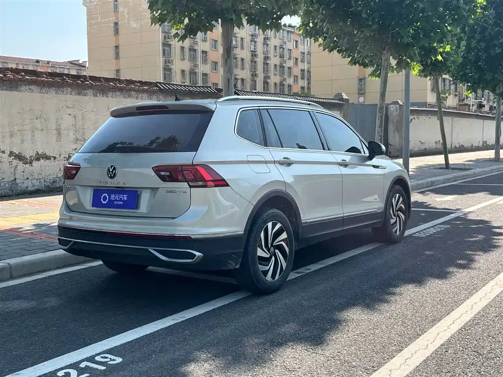 Volkswagen Tiguan L 2023 — фото 7