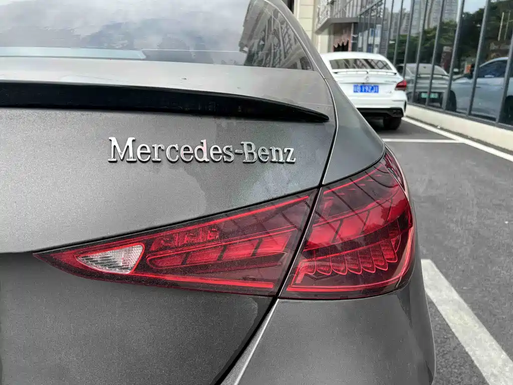 Mercedes-Benz C-Class 2023 — фото 7