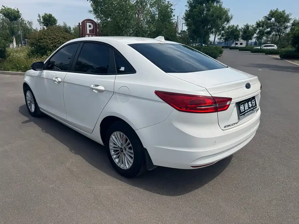 Ford Escort 2016