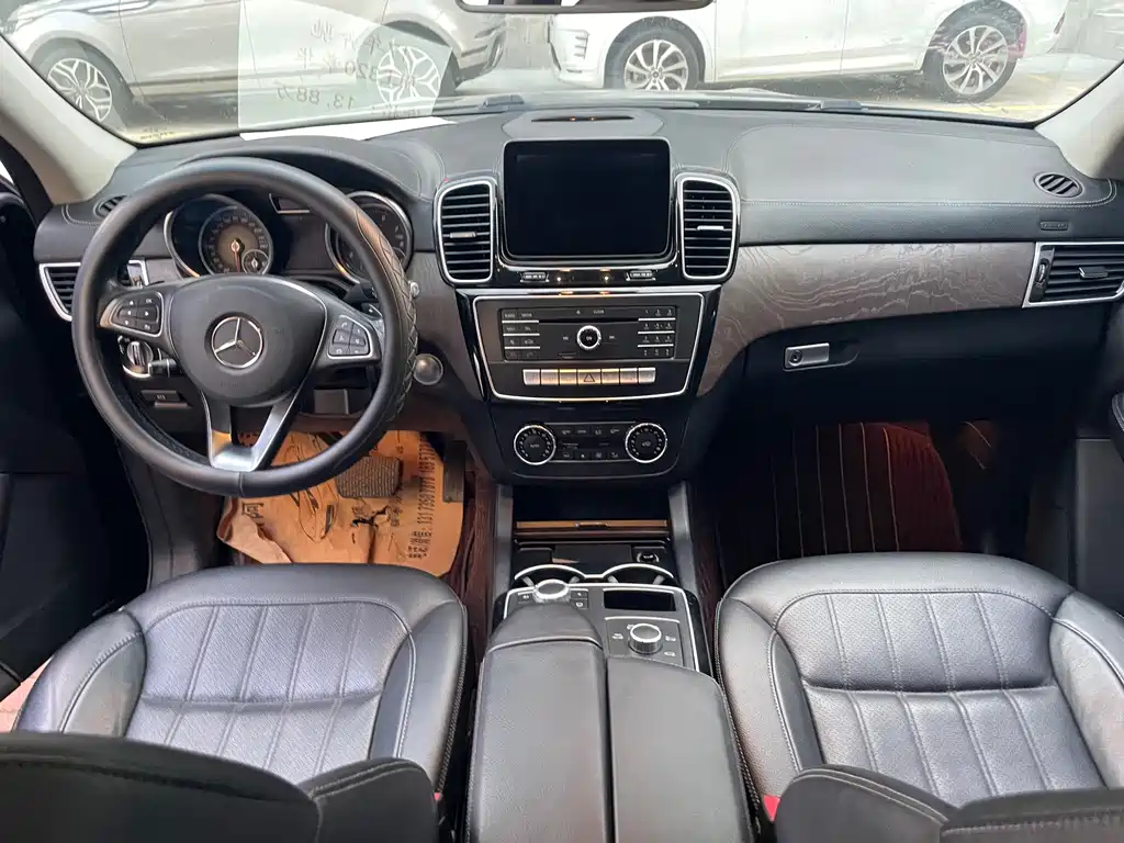 Mercedes-Benz GLE 2017 — фото 19