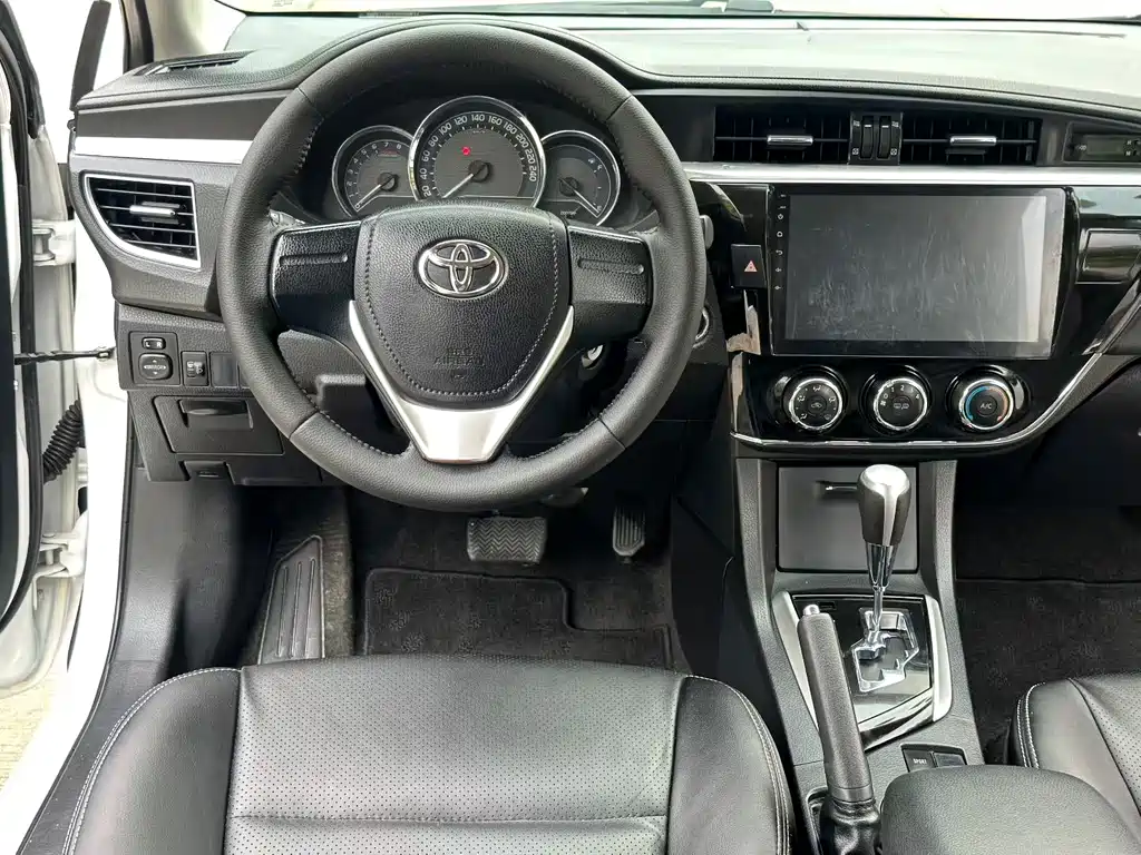 Toyota Corolla 2018 — фото 9
