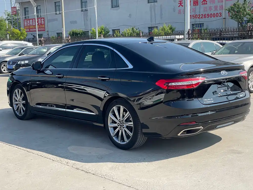 Ford Taurus 2021 — фото 10