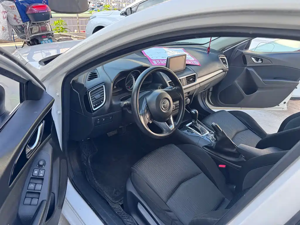 Mazda 3 Axela 2015 — фото 7