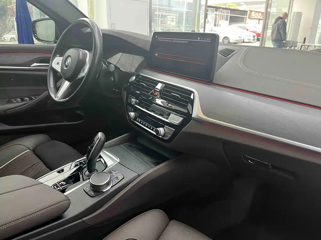 BMW 5 Series 2023 — фото 14