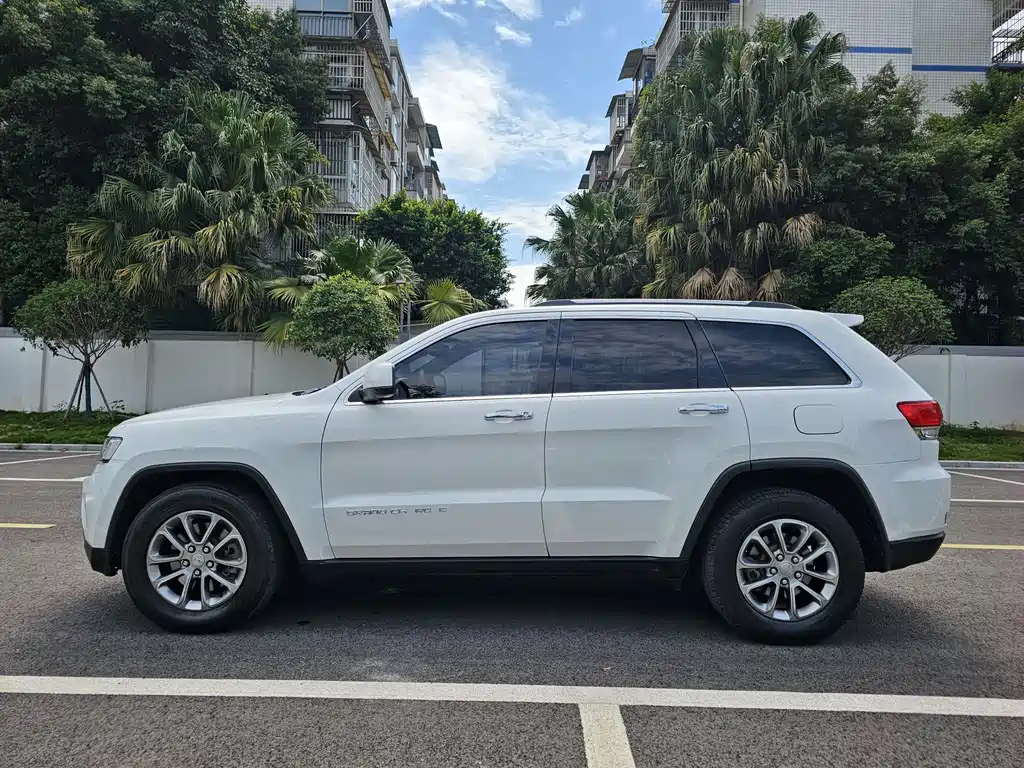 Jeep Grand Cherokee 2015